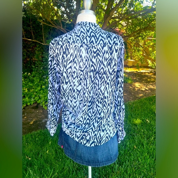 Philosophy Black & White Blouse with Mandarin Collar - Picture 7 of 7